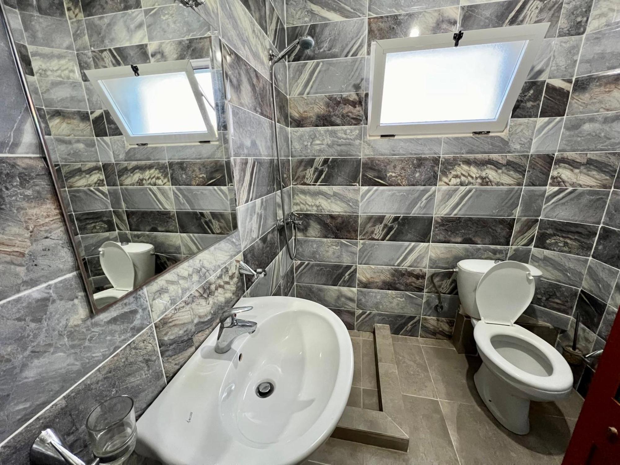 Redi'S Seaview Apartments Sarandë エクステリア 写真
